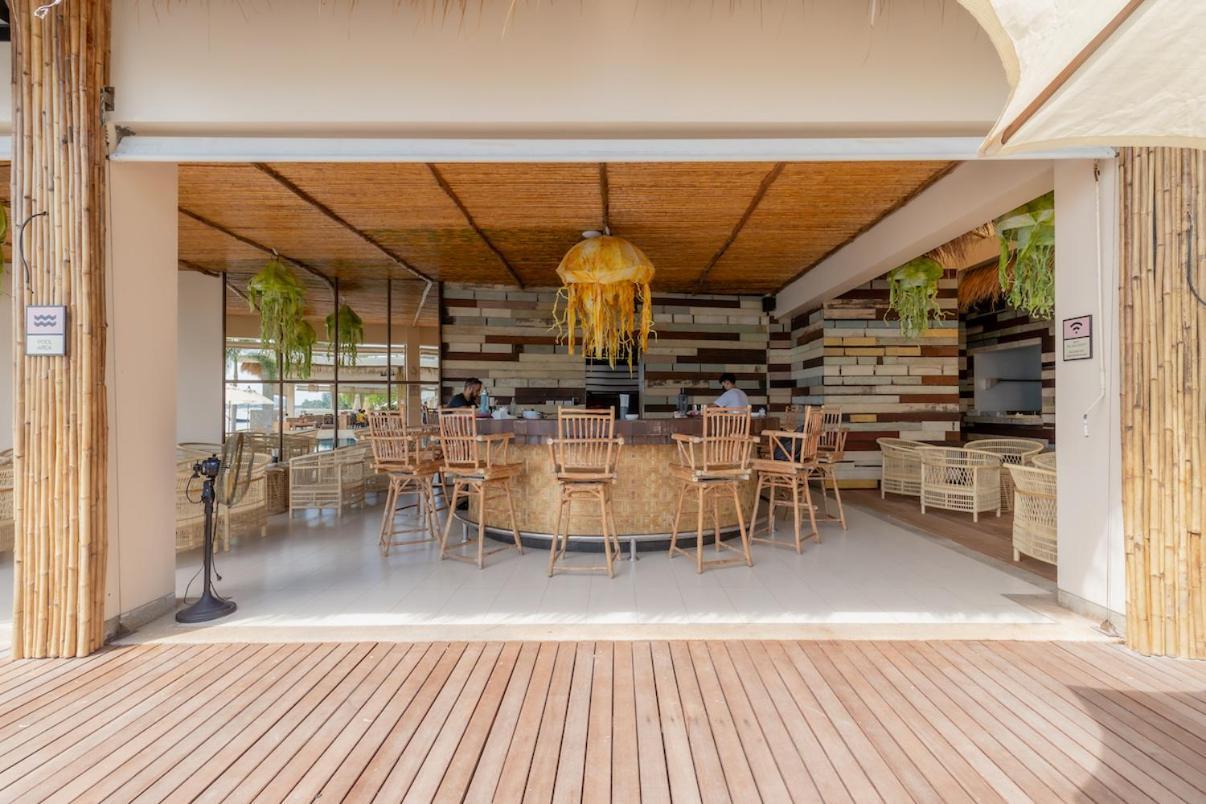 Poppy Beachfront Residence Rawai Rom bilde