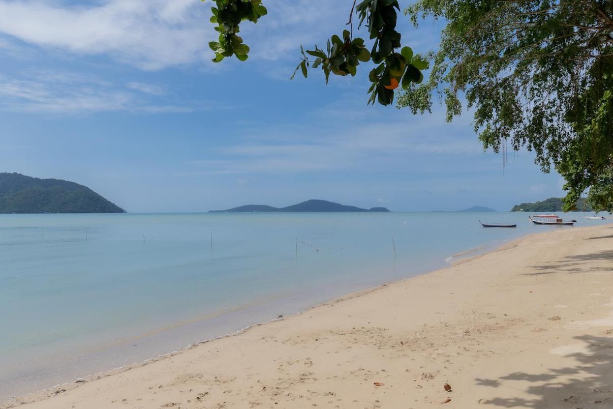 Poppy Beachfront Residence Rawai Rom bilde