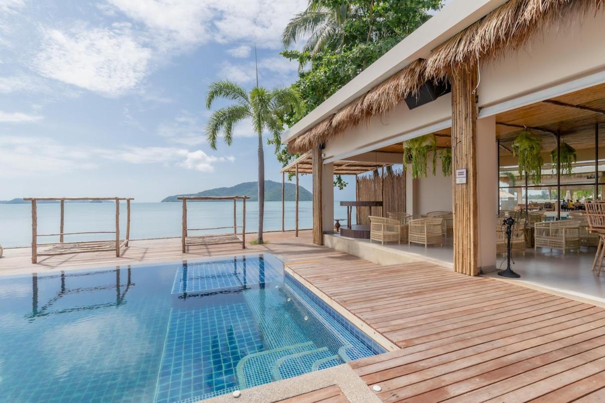 Poppy Beachfront Residence Rawai Rom bilde